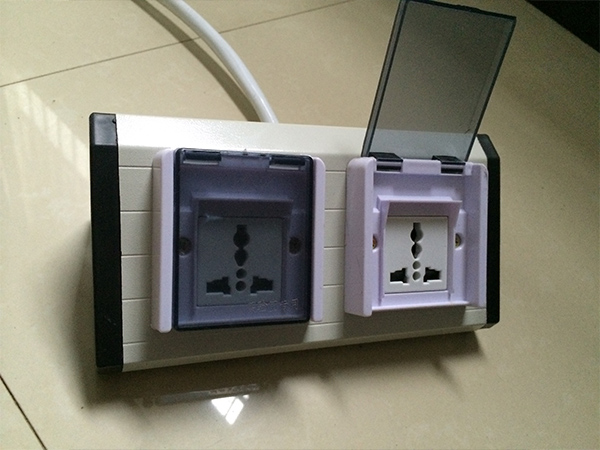 實(shí)驗(yàn)臺(tái)插座 實(shí)驗(yàn)室島式插座三孔